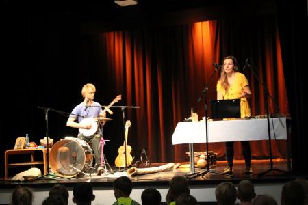 Čarobni svet ljudske pesmi in glasbil, foto JSKD OI Trebnje (7)